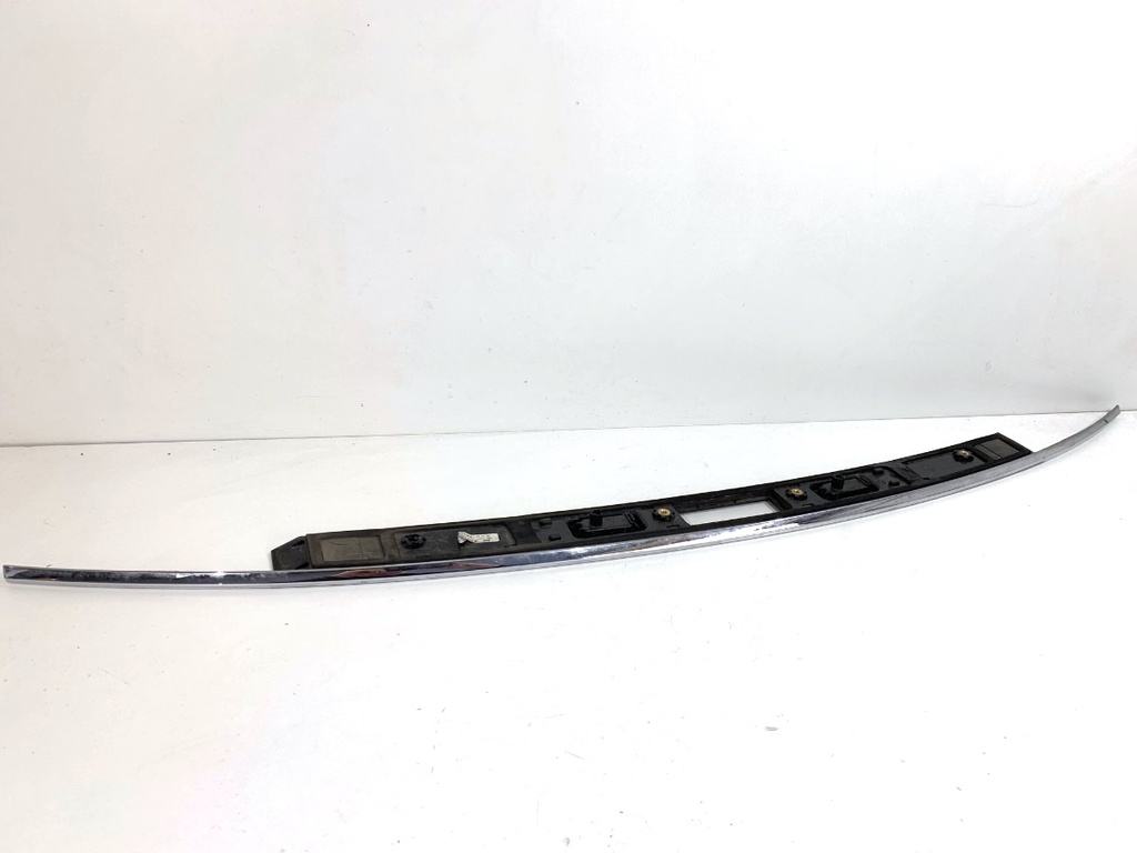 [STARK-840236] Moldura de portón trasero SKODA SUPERB III Kombi (3V5) 2015-2022