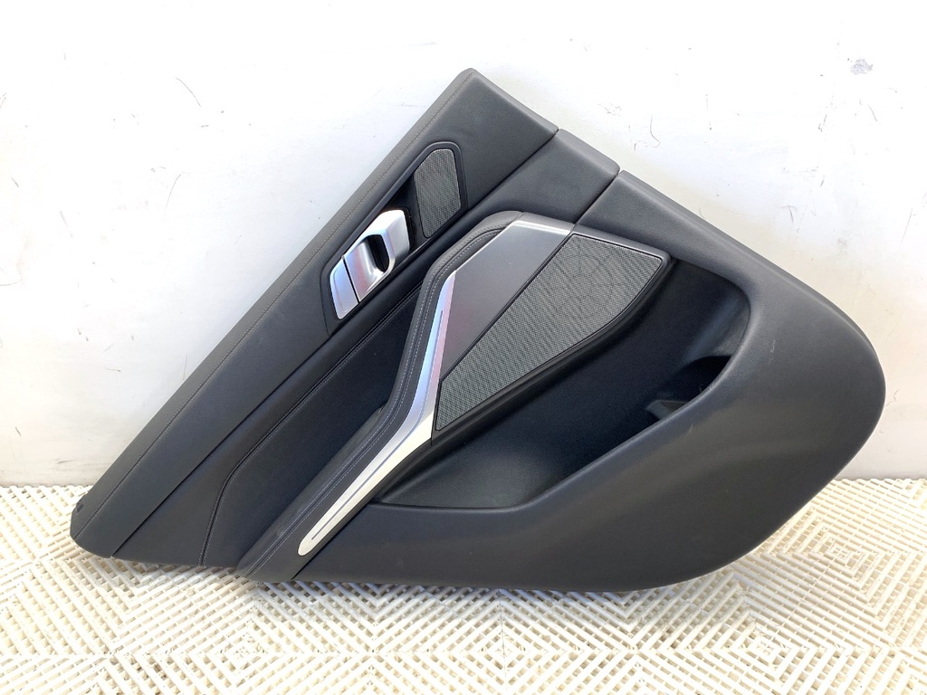 [STARK-863468] Panel de puerta trasera izquierdo BMW X5 (G05, F95) 2018-