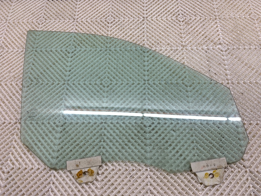 [STARK-881513] Ventana delantera derecha Jeep Grand Cherokee IV (WK, WK2) 2010-2022