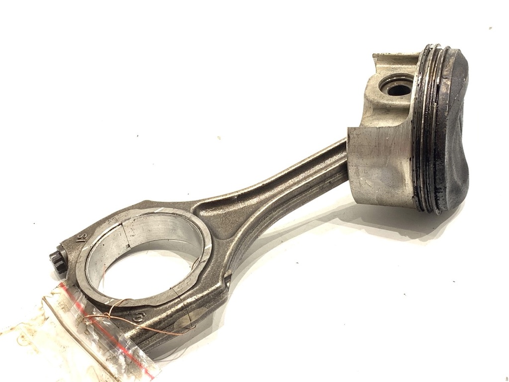 [STARK-888232] Pistón con biela Audi R8 (422, 423) 4.2 FSI 2010-2015