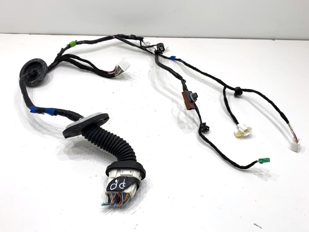 [STARK-892783] Arnés de sensores de aparcamiento traseros MAZDA 3 liftback (BP) 2018-2022