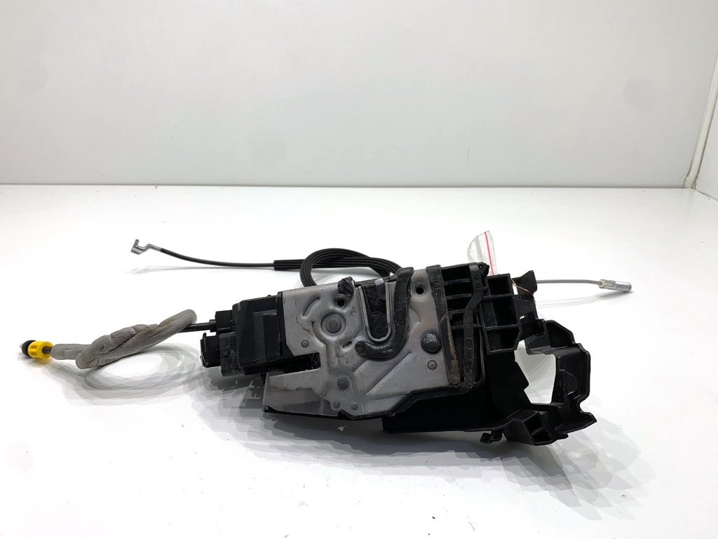 [STARK-895641] Cerradura de puerta delantera derecha Mercedes-Benz GLE (V167) 2018-