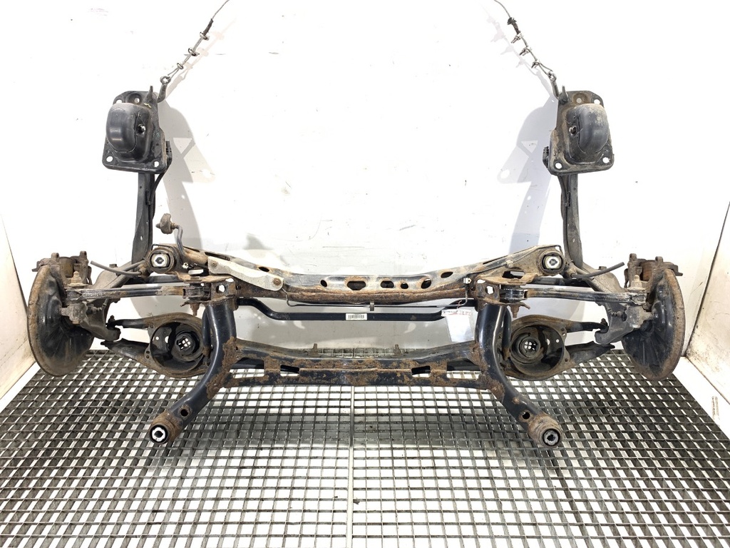 [STARK-755952] Viga trasera VW PASSAT B8 Variant (3G5, CB5) 2014-2022