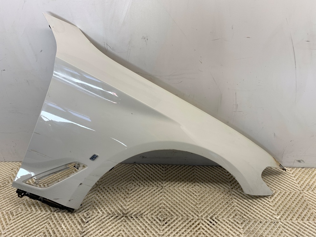 [STARK-755924] Aleta delantera derecha BMW Serie 5 (G30, F90) 2016-2022