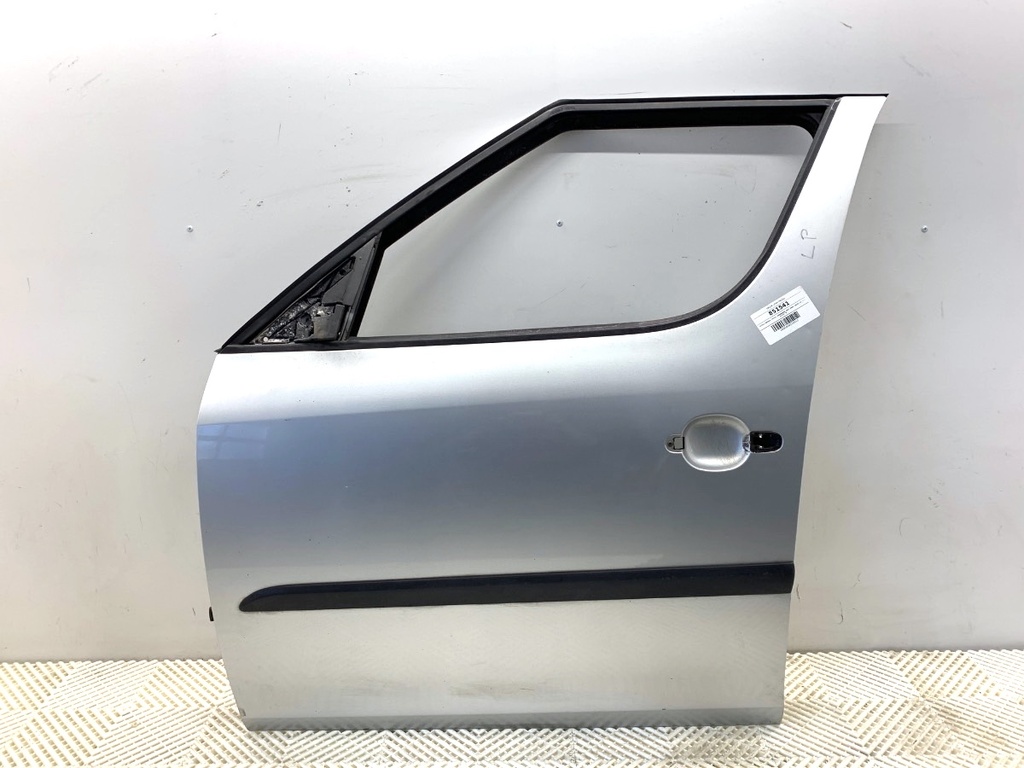 [STARK-851541] Puerta delantera izquierda SKODA ROOMSTER (5J7) 2006-2015
