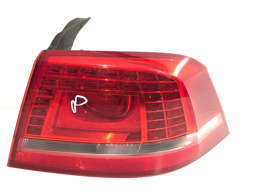 [STARK-782959] Piloto trasero derecho VW Passat B7 (362) 2.0 TDI 103 kW 2010-2015