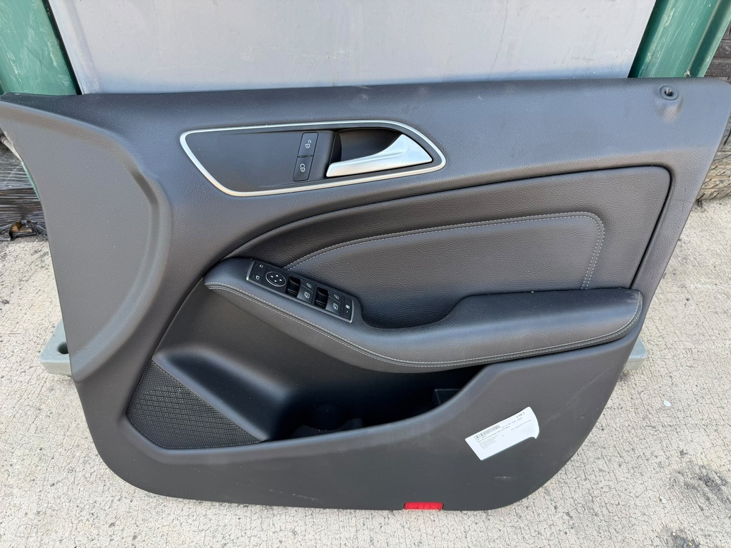 [EPE-114545] Panel interior de puerta delantera izquierda Mercedes Clase B W246