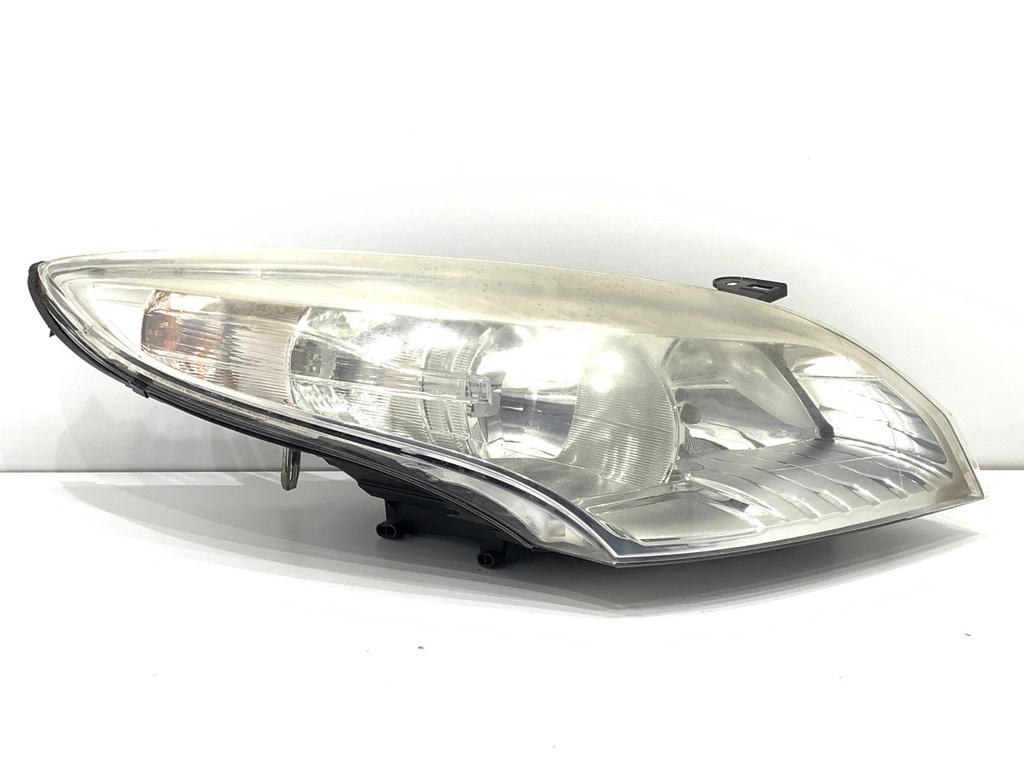 [STARK-781490] Faros delanteros derecho Renault Megane CC (EZ0/1_) 2010-2022