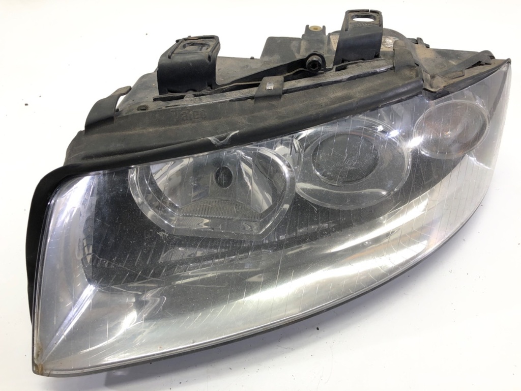 [STARK-782847] Faros delanteros izquierdos Audi A4 B6 (8E2) 2000-2005