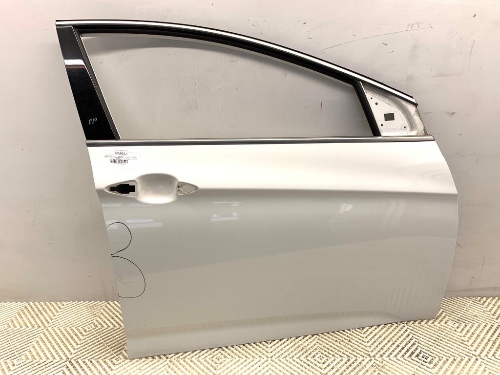 [STARK-699652] Puerta delantera derecha HYUNDAI i40 I (VF) 2012-2022