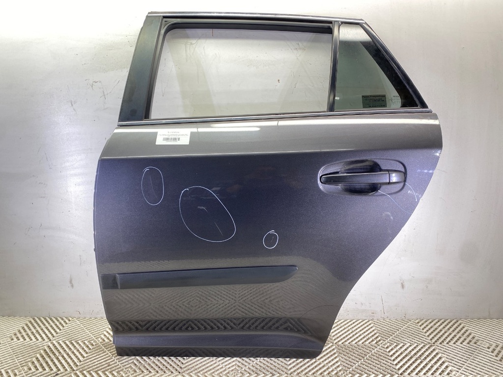 [STARK-670408] Puerta trasera izquierda Toyota Avensis Kombi (_T27_) 2009-2018