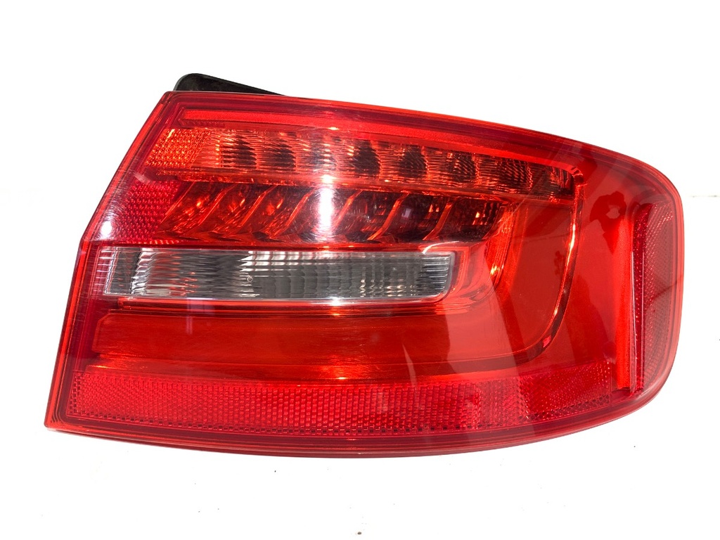 [STARK-707667] Piloto trasero derecho AUDI A4 B8 (8K2) 2007-2015