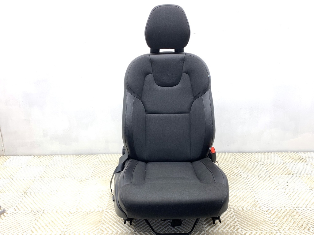[STARK-781594] Asiento delantero derecho Volvo V90 II Kombi 2016-2022