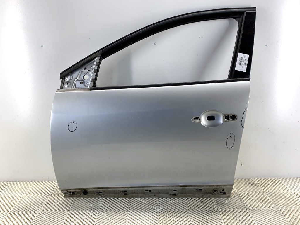 [STARK-823320] Puerta delantera izquierda Renault Megane III Grandtour 2008-2022