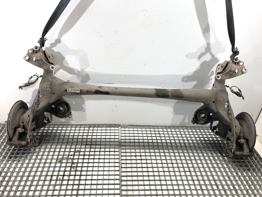 [STARK-825639] Viga trasera OPEL ASTRA K (B16) 2015-2022