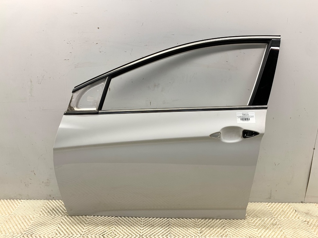 [STARK-706123] Puerta delantera izquierda HYUNDAI i40 I (VF) 2012-2022