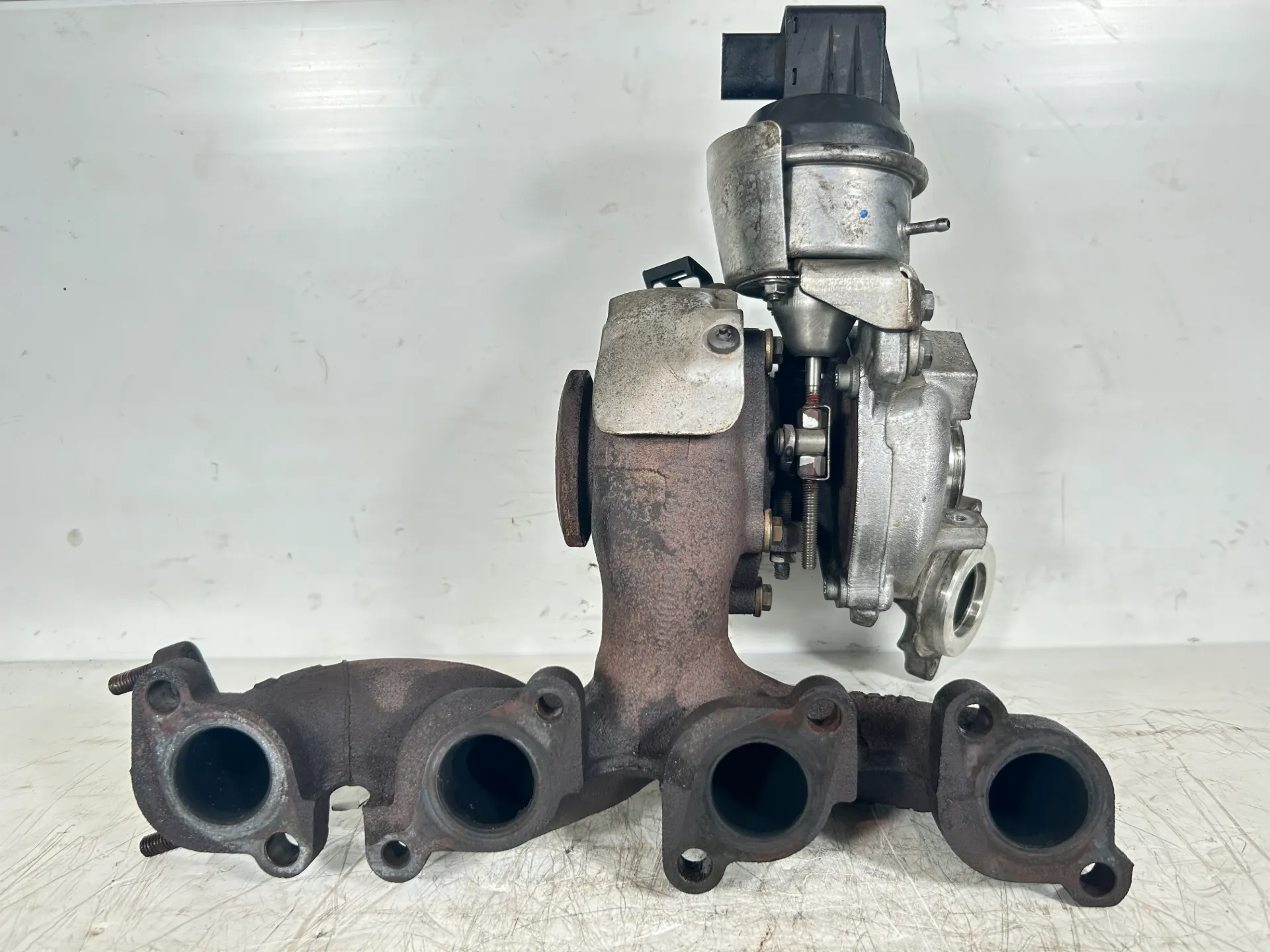 Turbo VW Passat CBB CBBB 2.0 TDI LTD 03L253010D 03L253056C