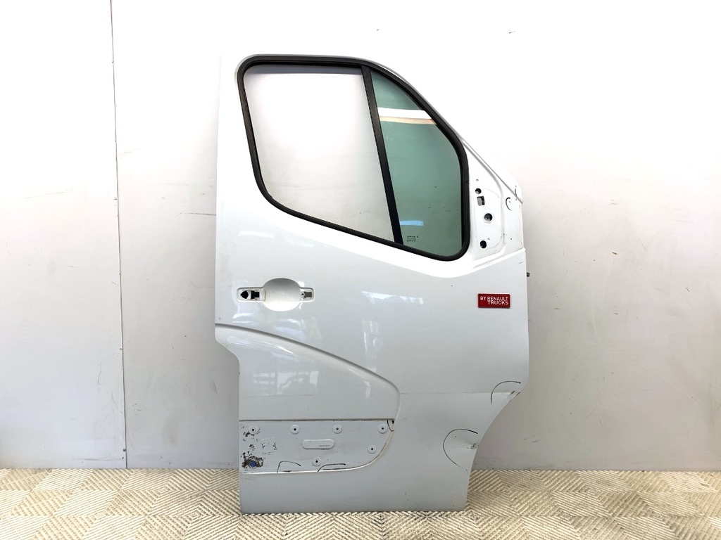 [STARK-758839] Puerta delantera derecha Renault Master III Autobus (JV) 2.3 dCi 170 FWD 125 kW