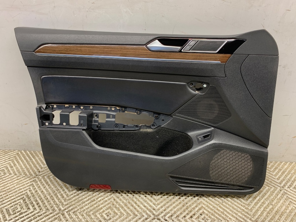 [STARK-767485] Panel de puerta delantero izquierdo VW Passat B8 (3G2, CB2) 2014-2022