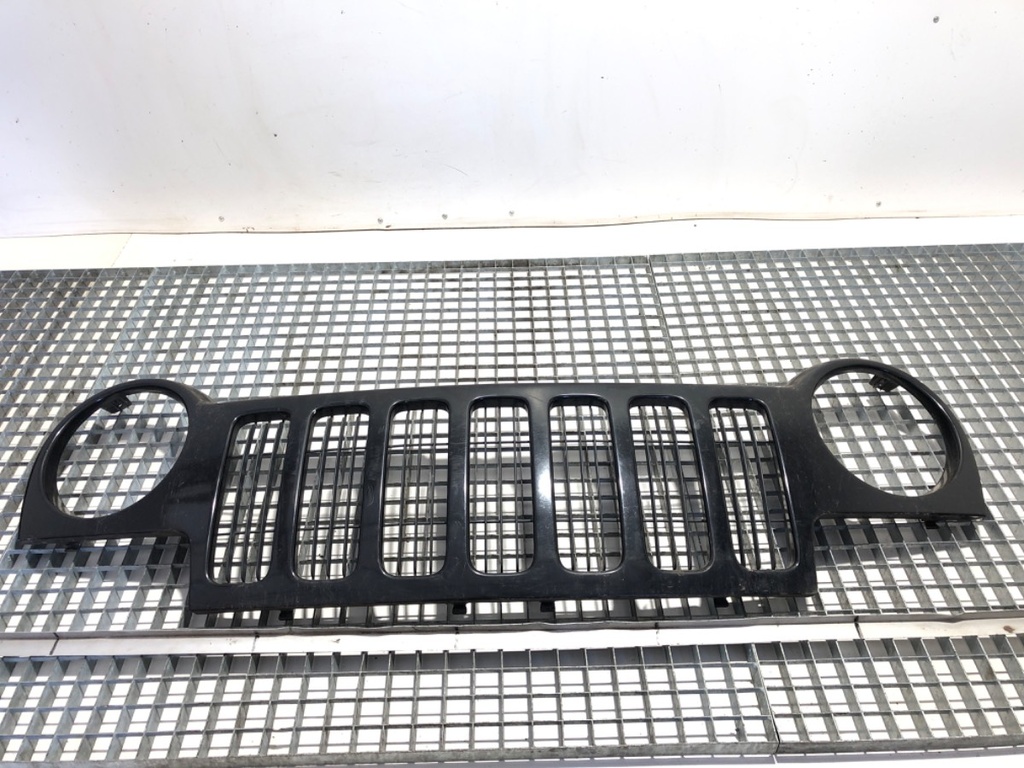 [STARK-878433] Rejilla de parachoques JEEP CHEROKEE (KJ) 2001-2008