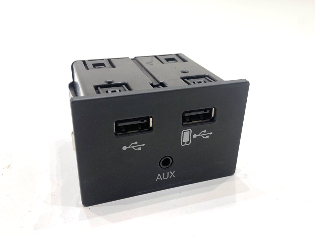[STARK-834131] Puerto USB para Audi A7 Sportback (4GA, 4GF) 2010-2018