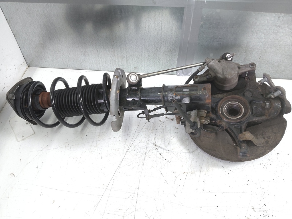 [MTD-529347] Cubo de rueda delantero izquierdo Peugeot 308 SW II T9