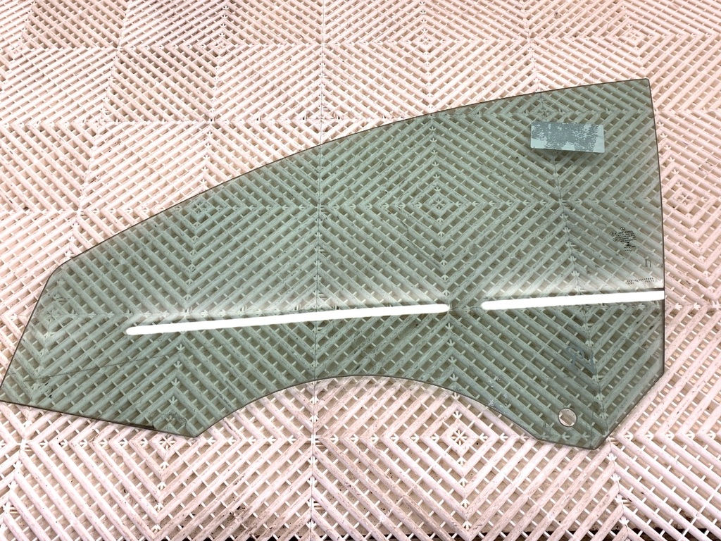 [STARK-860386] Ventana delantera izquierda Mercedes-Benz CLA Coupé (C117) 2013-2019