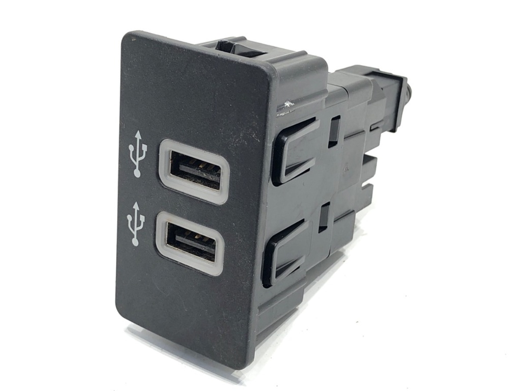 [STARK-910752] Puerto USB para Ford Ranger (TKE) 2011-2022