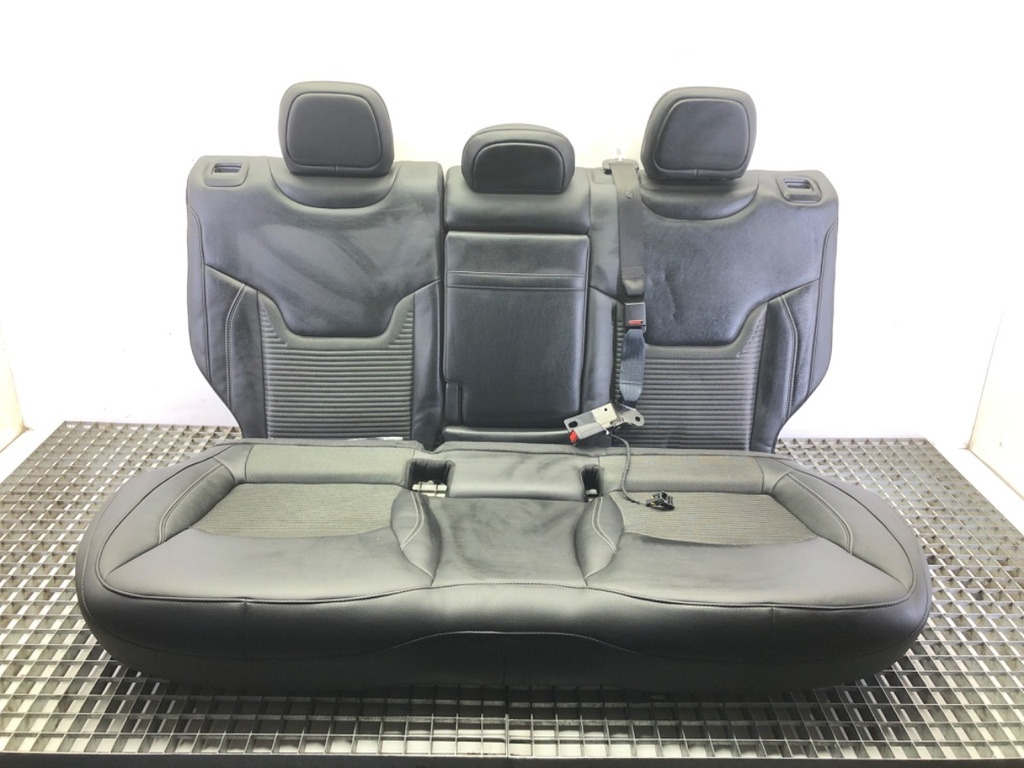 [STARK-615448] Asiento trasero JEEP COMPASS (MP, M6) 2016-2022