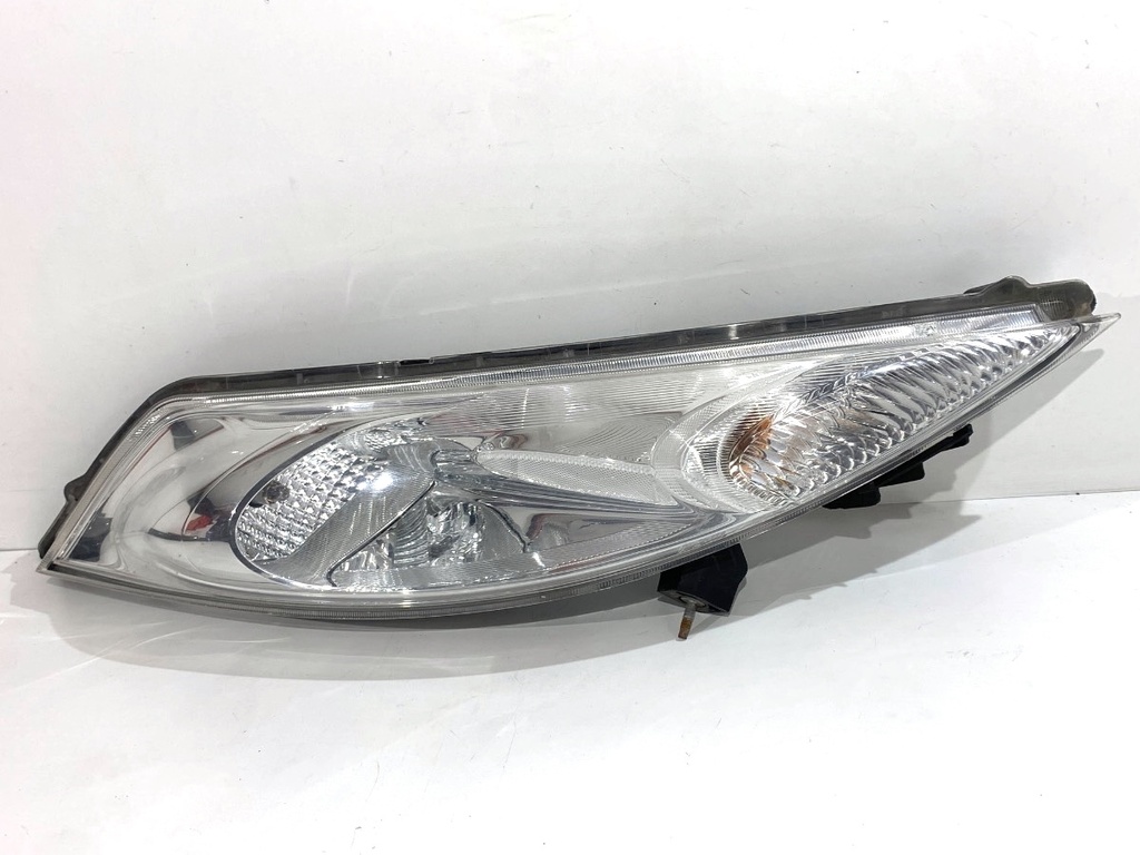 [STARK-803943] Faros delanteros derecho Nissan Juke (F15) 2010-2022 1.6 86 kW
