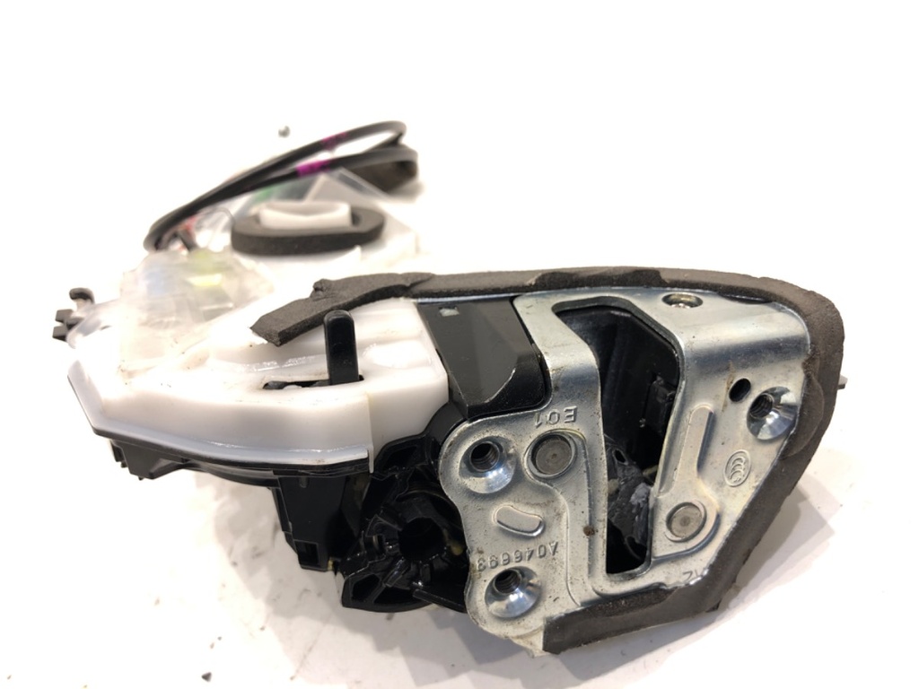 [STARK-891454] Cerradura de puerta trasera derecha Toyota Camry (_V7_, _VA7_, _VH7_) 2017-2022