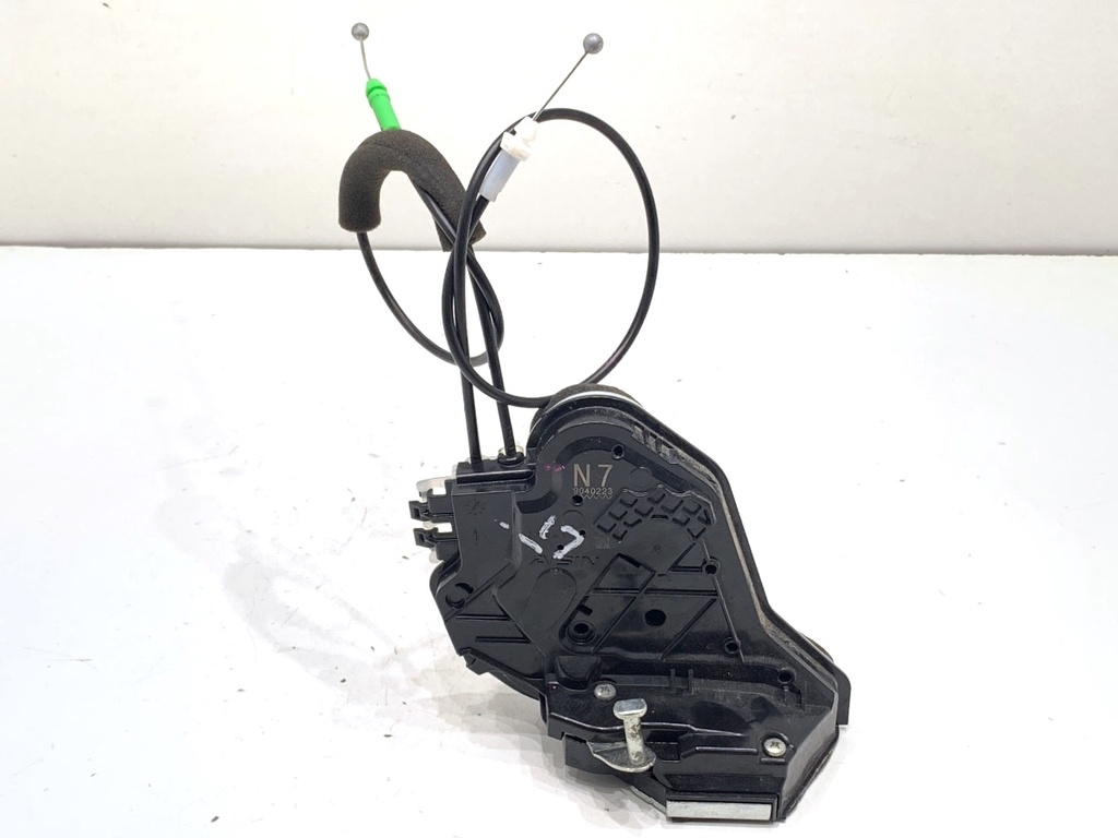[STARK-891455] Cerradura de puerta trasera izquierda Toyota Camry (_V7_, _VA7_, _VH7_) 2017-2022