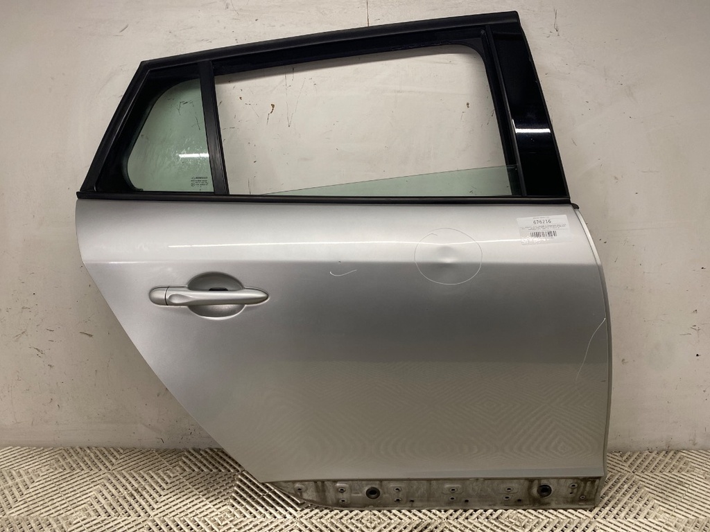 [STARK-676216] Puerta trasera derecha Renault Megane III Grandtour (KZ0/1) 2008-2022