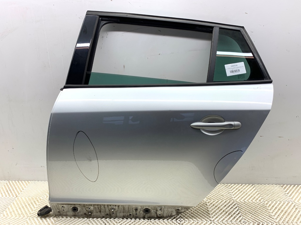[STARK-698936] Puerta trasera izquierda Renault Megane III Grandtour (KZ0/1) 2008-2022