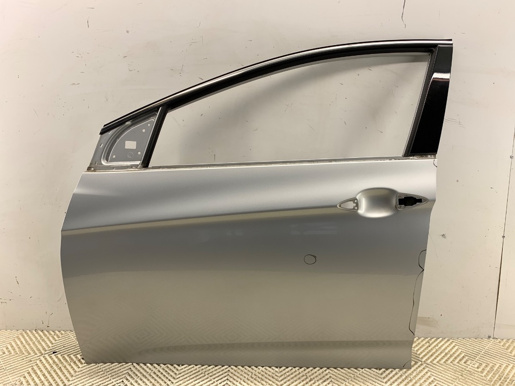 [STARK-714114] Puerta delantera izquierda HYUNDAI i40 I CW (VF) 1.7 CRDi 104 kW 2015-2022