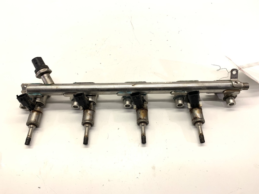 [STARK-862213] Riel de combustible Ford Escape III 2.0 Ecoboost 179 kW 2012-2019
