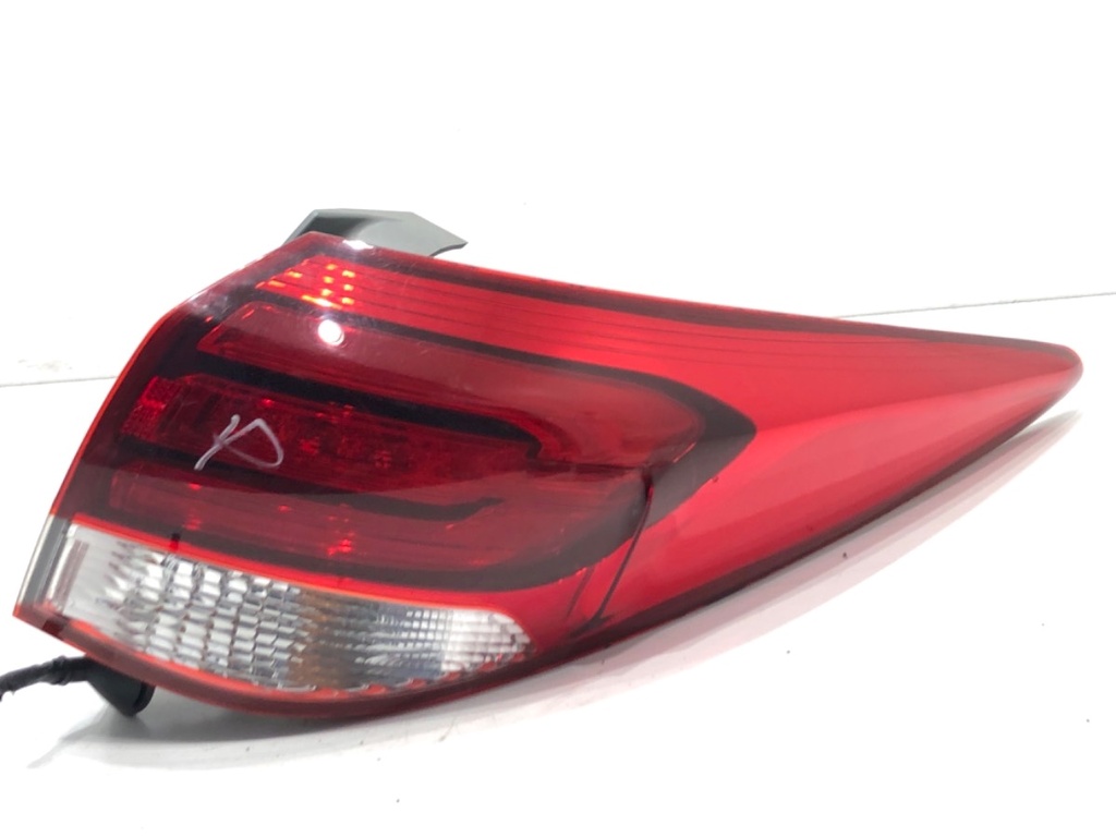 [STARK-719329] Piloto trasero derecho HYUNDAI i40 I CW (VF) 2011-2022
