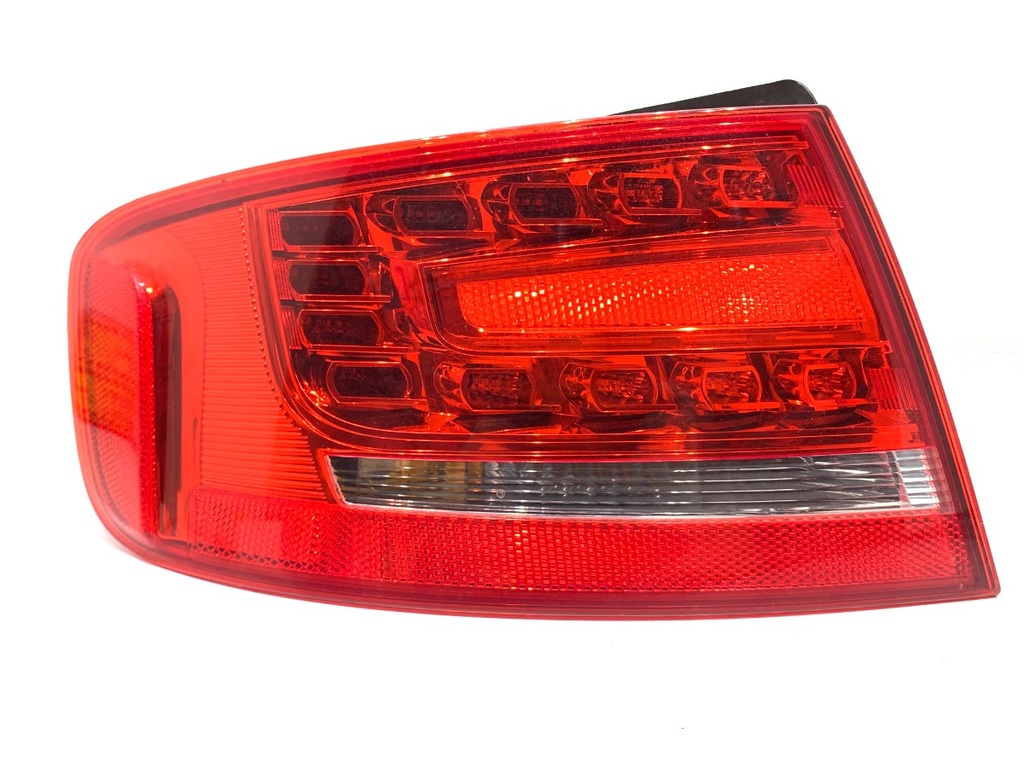 [STARK-703116] Piloto trasero izquierdo Audi A4 B8 (8K2) 2007-2015