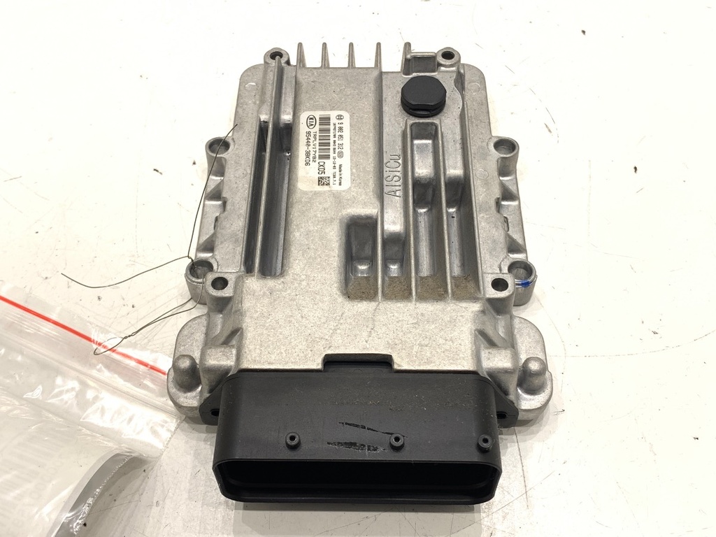 [STARK-758353] Módulo de control de caja de cambios KIA Carens IV 1.7 CRDi 100 kW 2013-2022