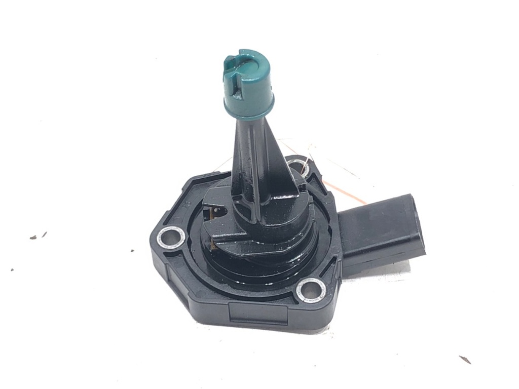 [STARK-595557] Sensor de nivel de aceite Skoda Rapid (NH3, NK3, NK6)