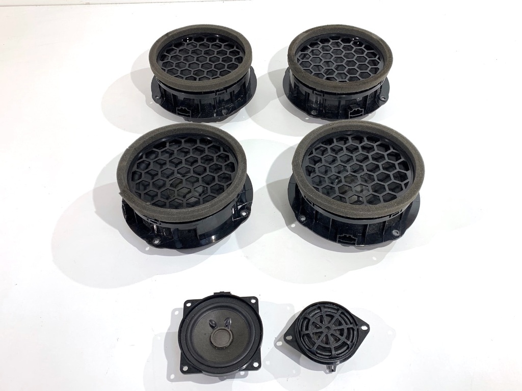 [STARK-867927] Juego de altavoces SKODA KODIAQ (NS7, NV7, NS6) 2016-2022