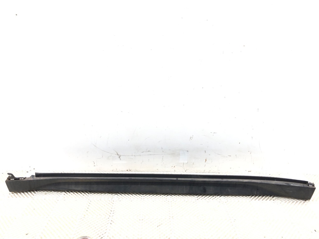 [STARK-829740] Tapa de umbral izquierda BMW X1 (F48) 2014-2022