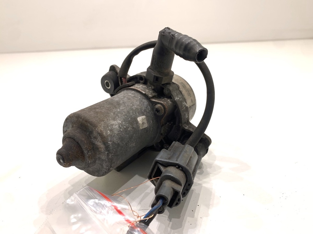 [STARK-834906] Bomba de vacío VOLVO V70 III 2.5 T 2007-2009