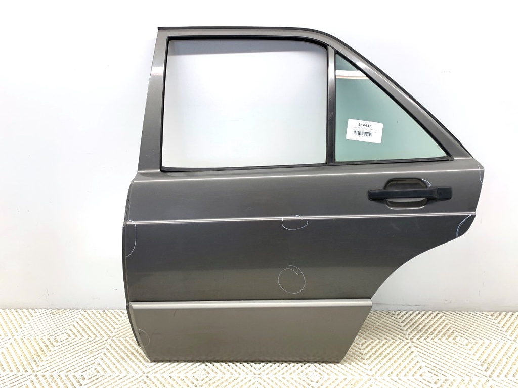 [STARK-834415] Puerta trasera izquierda Mercedes-Benz 190 (W201) 1982-1993
