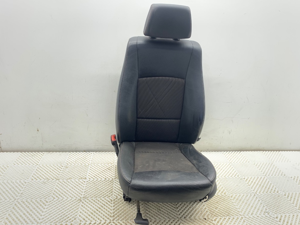 [STARK-851134] Asiento delantero izquierdo BMW X1 (E84) 2009-2015