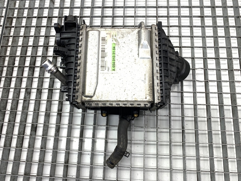 [STARK-856861] Intercooler Mercedes-Benz Sprinter 3,5-t Tourer Bus (B907) 317 CDI 125 kW 2021-2022