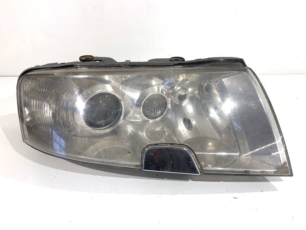 [STARK-858771] Faro delantero derecho SKODA Superb I (3U4) 2001-2008