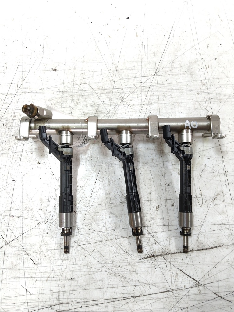 [MTD-548528] Barra de inyección Audi A4 3.0 S4 (CWGD)
