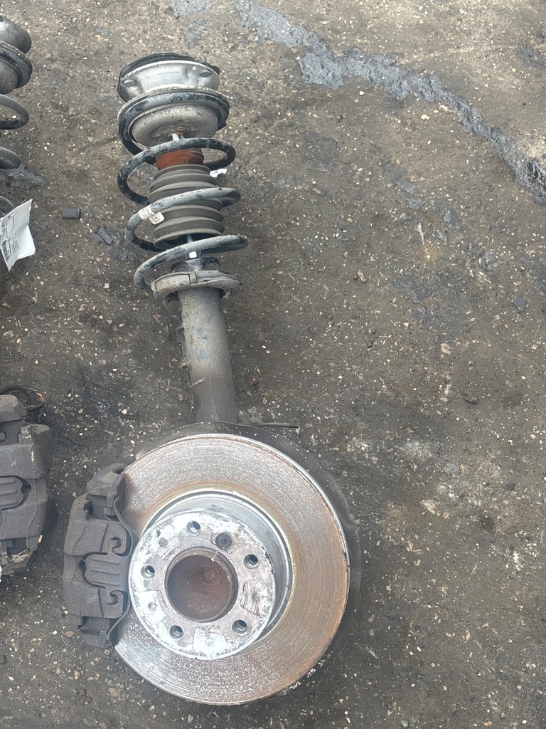 [MTD-529239] Buje de rueda y amortiguador derecho delantero BMW Serie 1 E87
