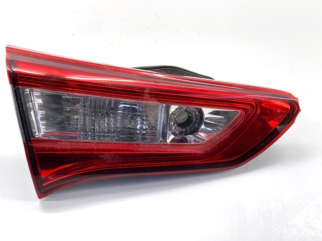 [STARK-871925] Piloto trasero izquierdo Toyota Yaris (_P13_) 2010-2022